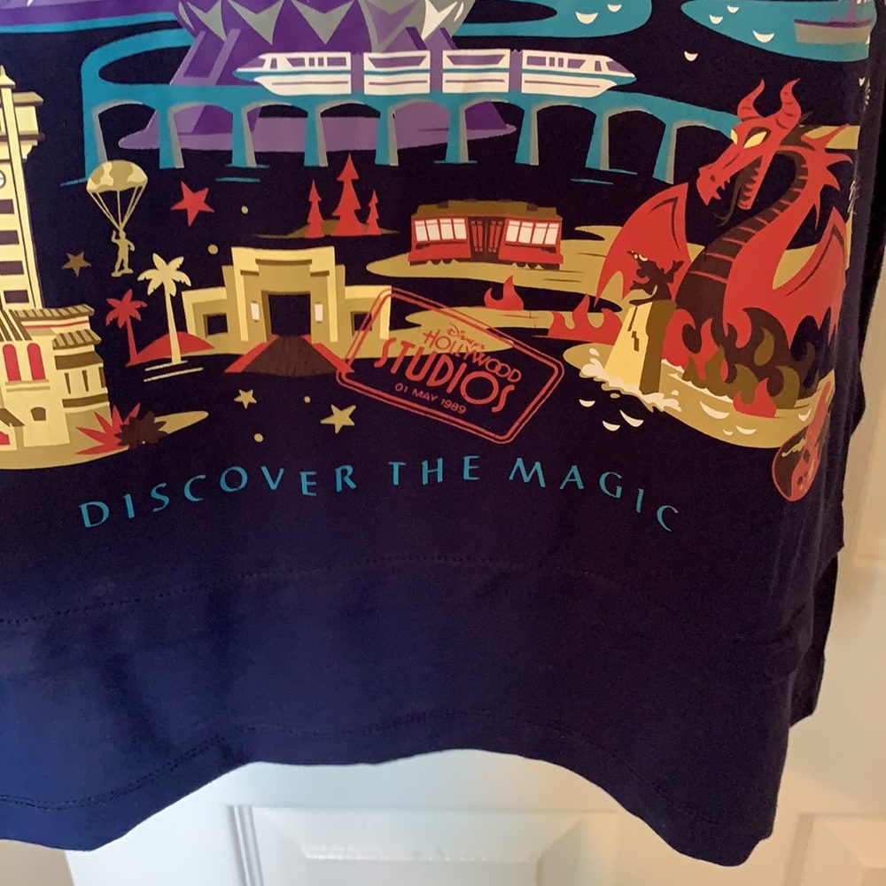 Disney Parks Sleeveless Discover the Magic Top - Picture 3 of 6